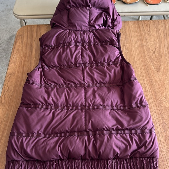 Lululemon Maroon Vest - Picture 4 of 9